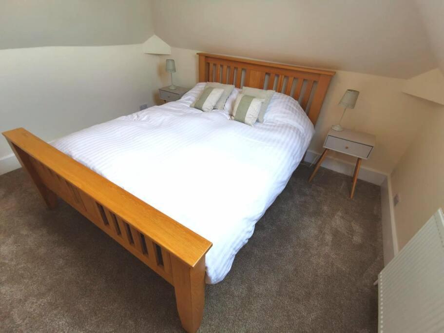 Beautiful Gate House A 4 Minute Walk From Beach Bognor Regis Exterior photo