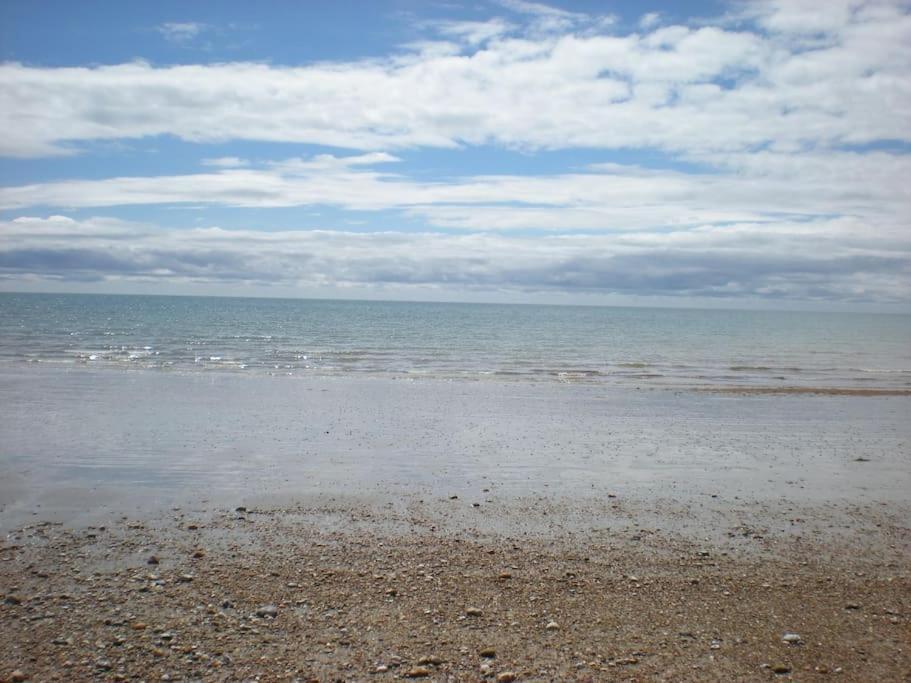 Beautiful Gate House A 4 Minute Walk From Beach Bognor Regis Exterior photo