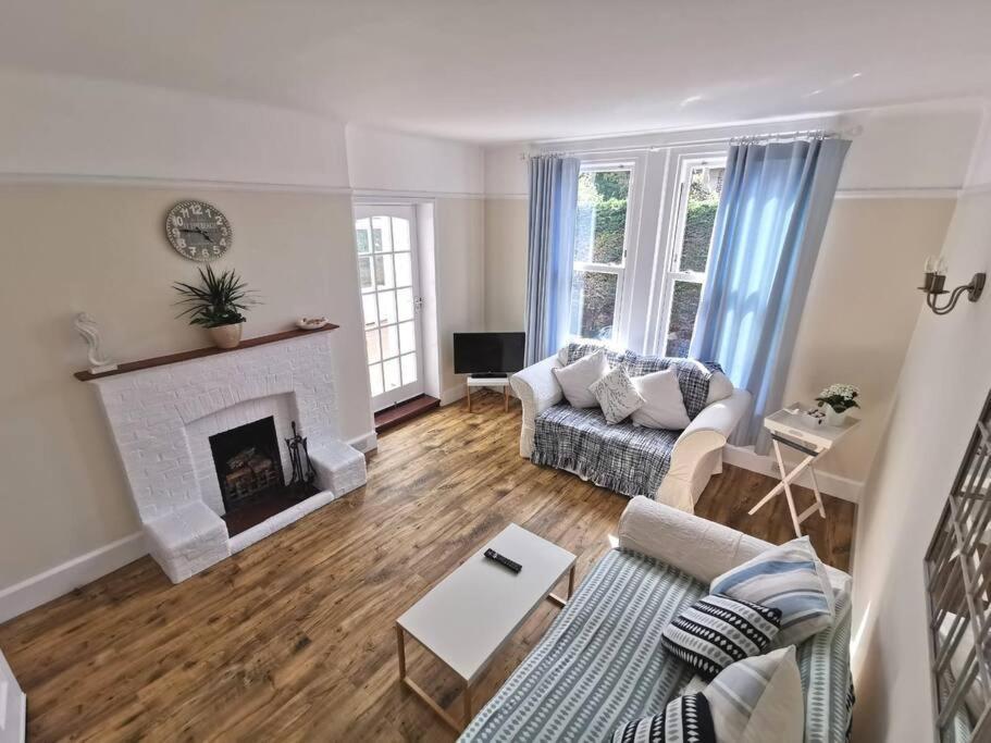 Beautiful Gate House A 4 Minute Walk From Beach Bognor Regis Exterior photo