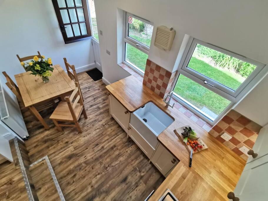 Beautiful Gate House A 4 Minute Walk From Beach Bognor Regis Exterior photo