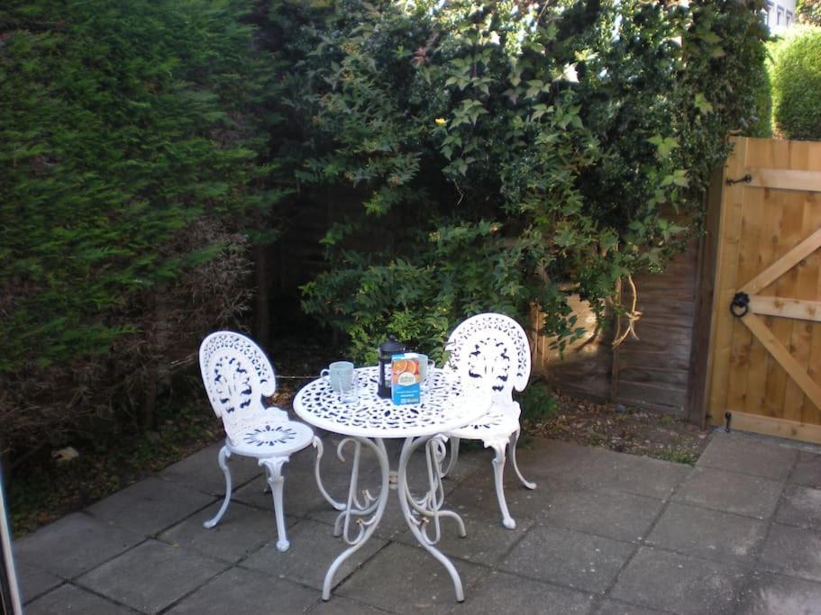Beautiful Gate House A 4 Minute Walk From Beach Bognor Regis Exterior photo